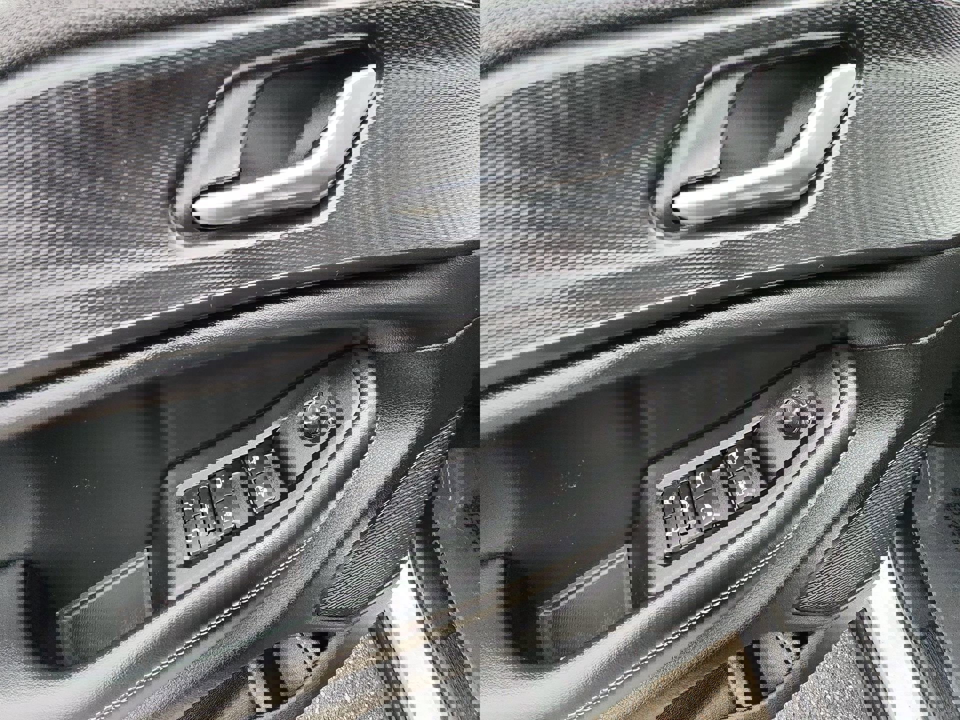 Certified 2023 Jeep Grand Cherokee L Laredo image 15