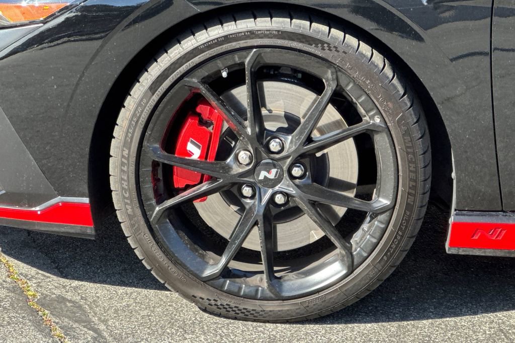 Used 2025 Hyundai Elantra N image 25