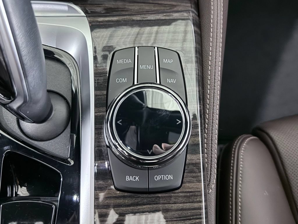 Used 2022 BMW M550i xDrive w/ Dynamic Handling Package AWD/4WD image 42