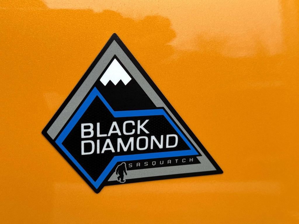 Used 2022 Ford Bronco Black Diamond w/ Sasquatch Package AWD/4WD image 8