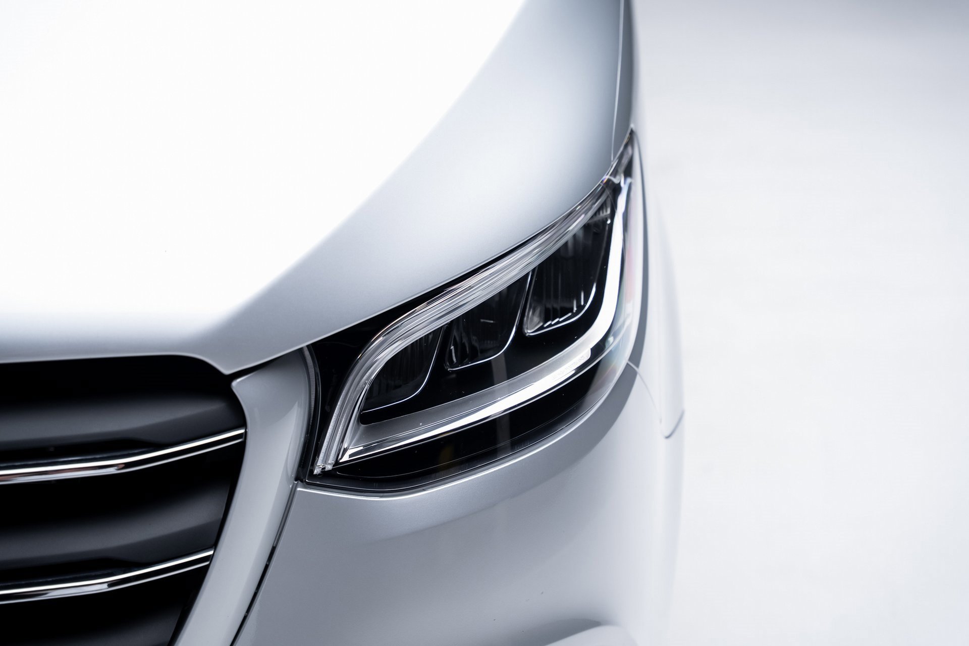 Used 2022 Mercedes-Benz Sprinter 144 Cargo image 11