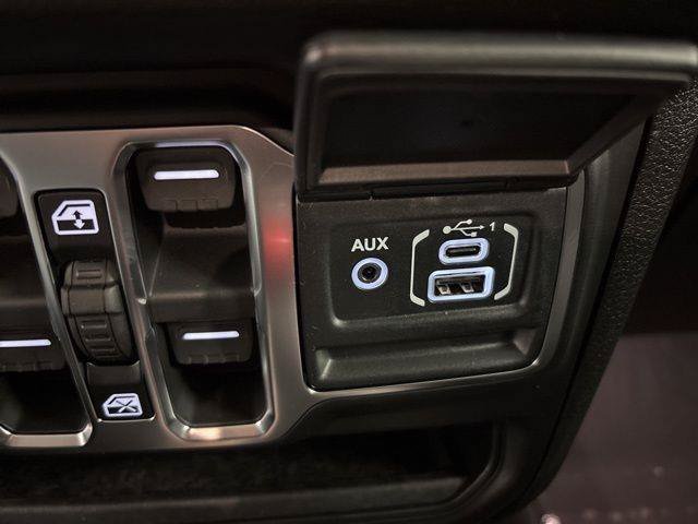 New 2026 Jeep Gladiator Sport AWD/4WD image 21