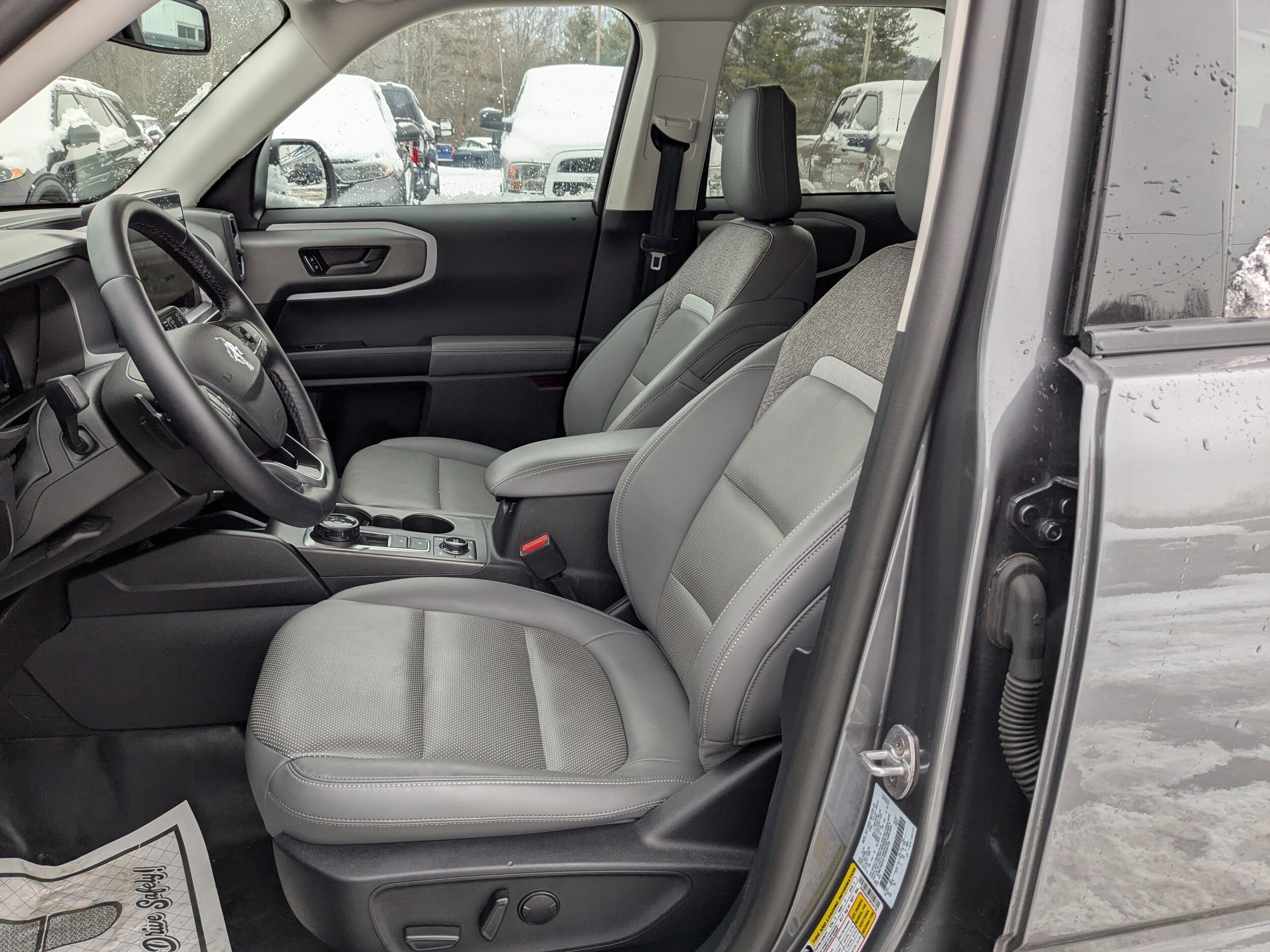 Used 2025 Ford Bronco Sport Badlands image 24