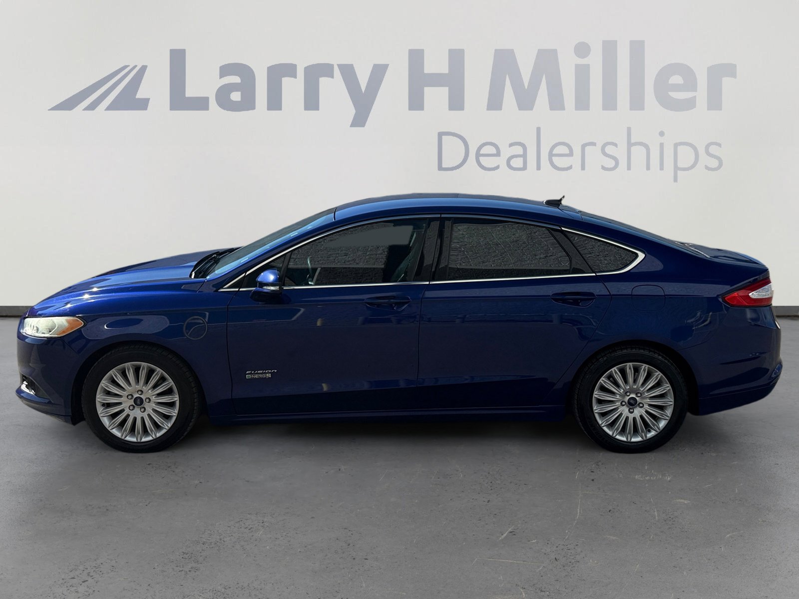 Used 2015 Ford Fusion Energi SE w/ Driver Assist Package image 2