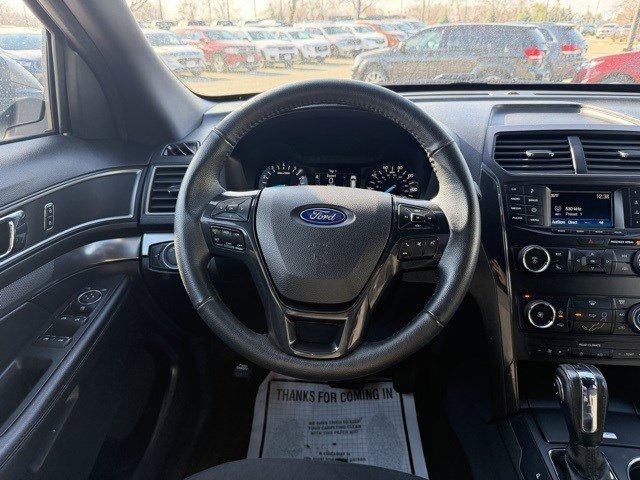 Used 2018 Ford Explorer XLT AWD/4WD image 29