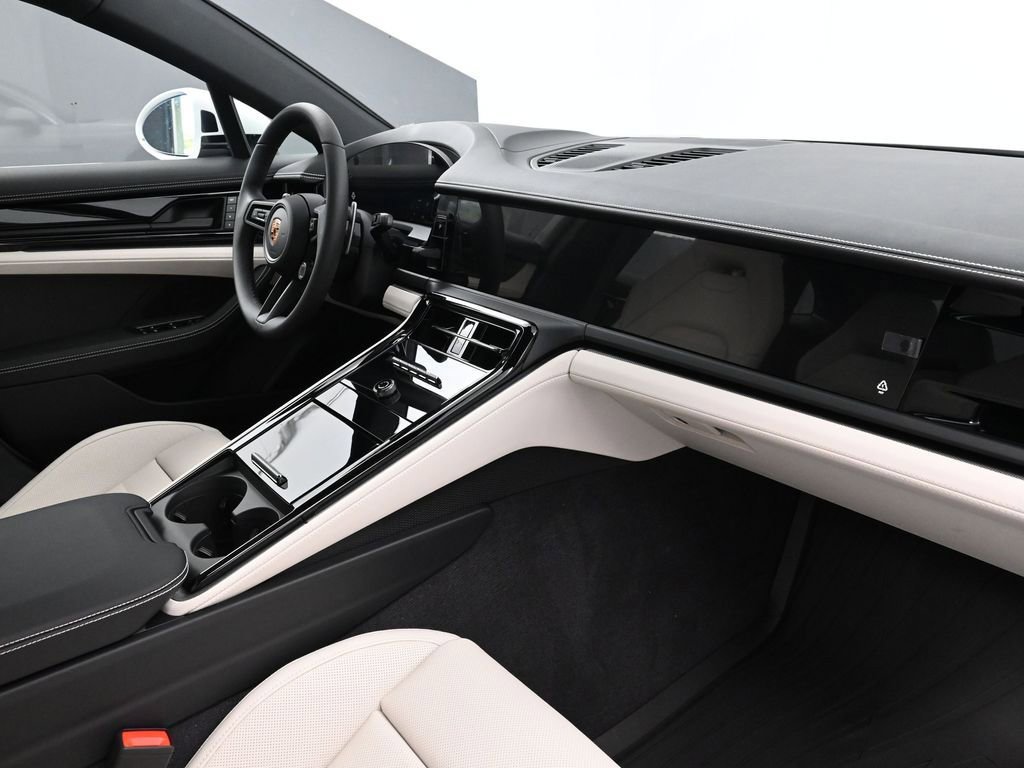 Certified 2026 Porsche Panamera image 13
