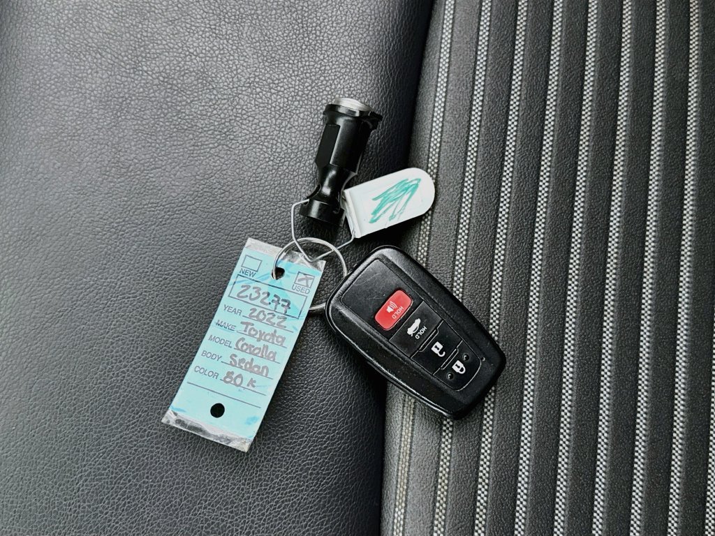 Used 2022 Toyota Corolla XSE w/ Carpet Mat Package (TMS) FWD image 33