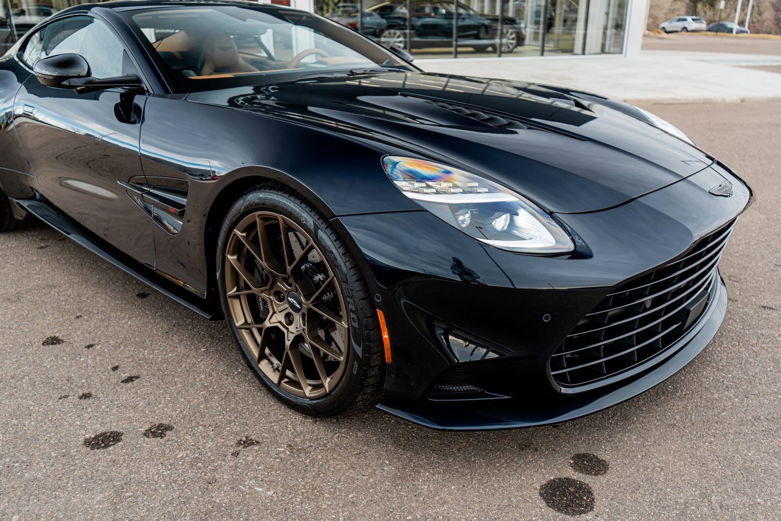 Used 2025 Aston Martin Vanquish V12 image 19