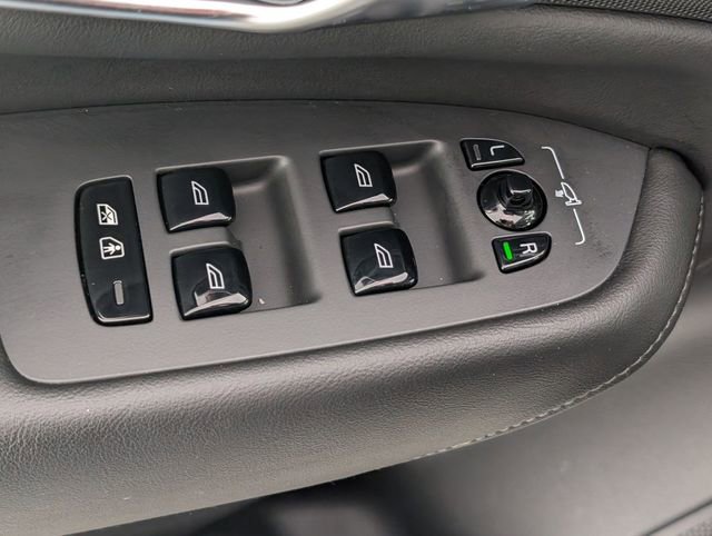 Used 2023 Volvo XC90 T8 Plus w/ Protection Package Premier image 12