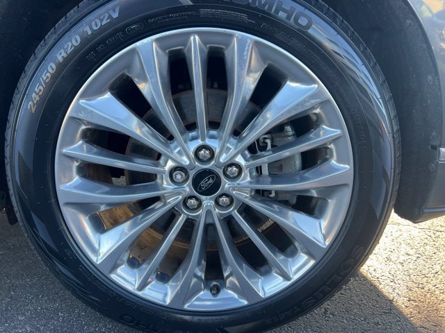 Used 2020 Ford Edge Titanium w/ Equipment Group 301A AWD/4WD image 15