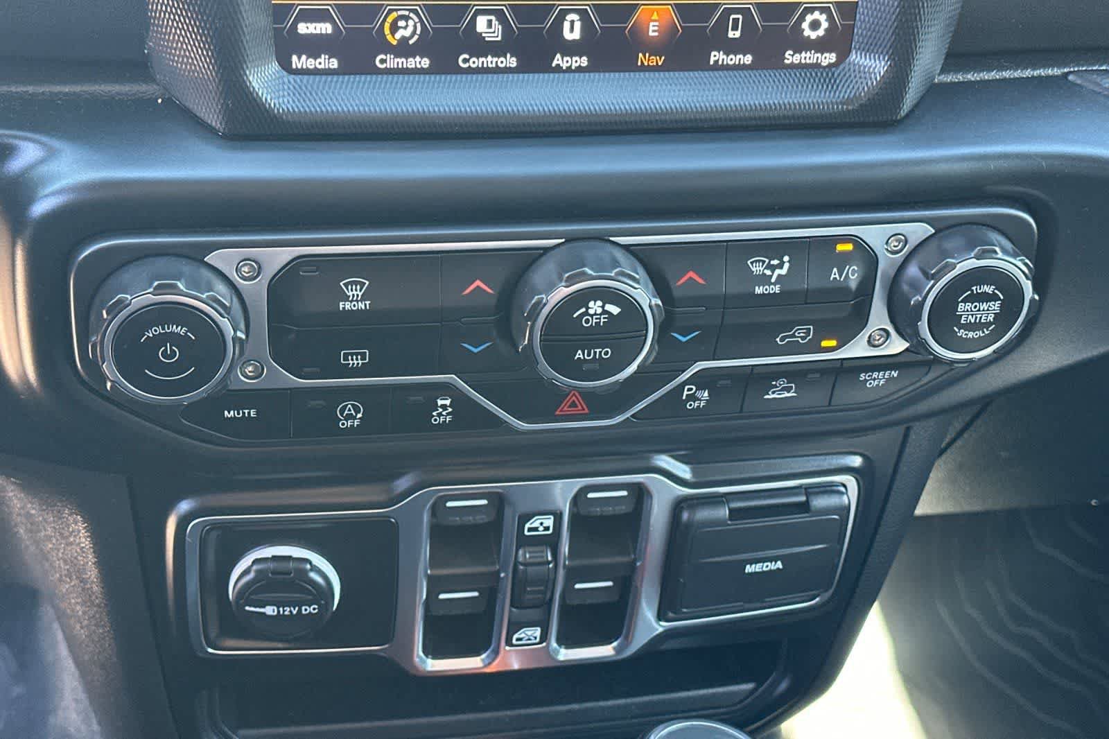 Used 2023 Jeep Gladiator Overland AWD/4WD image 22