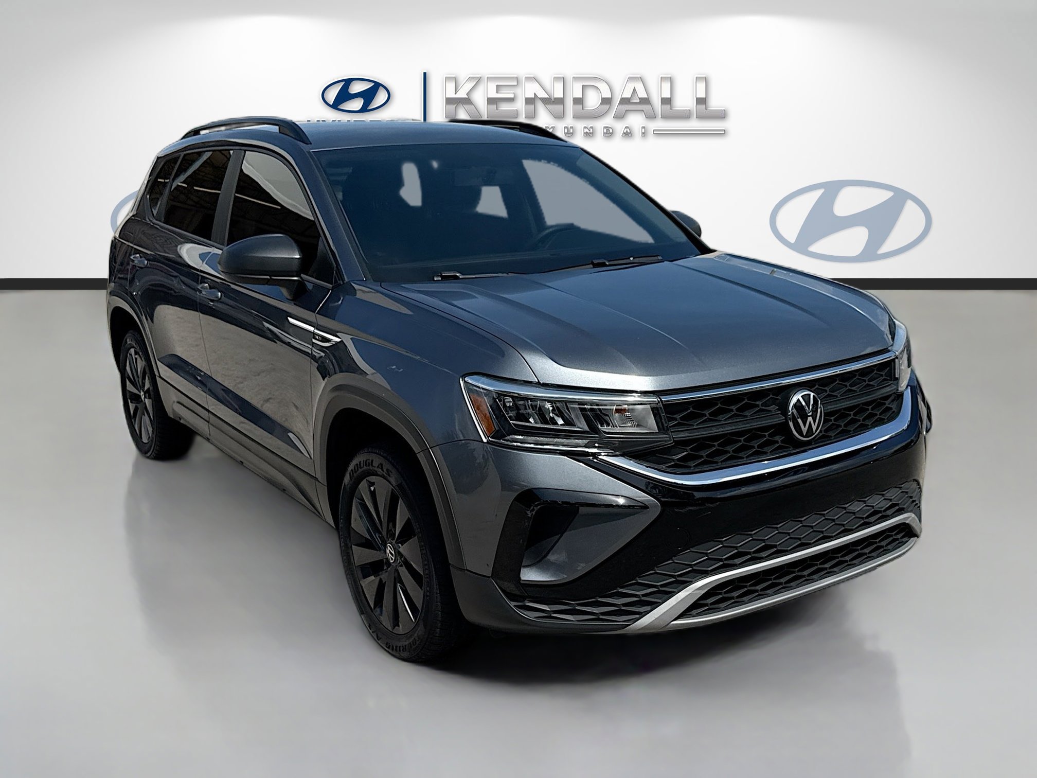 Used 2022 Volkswagen Taos S FWD image 1