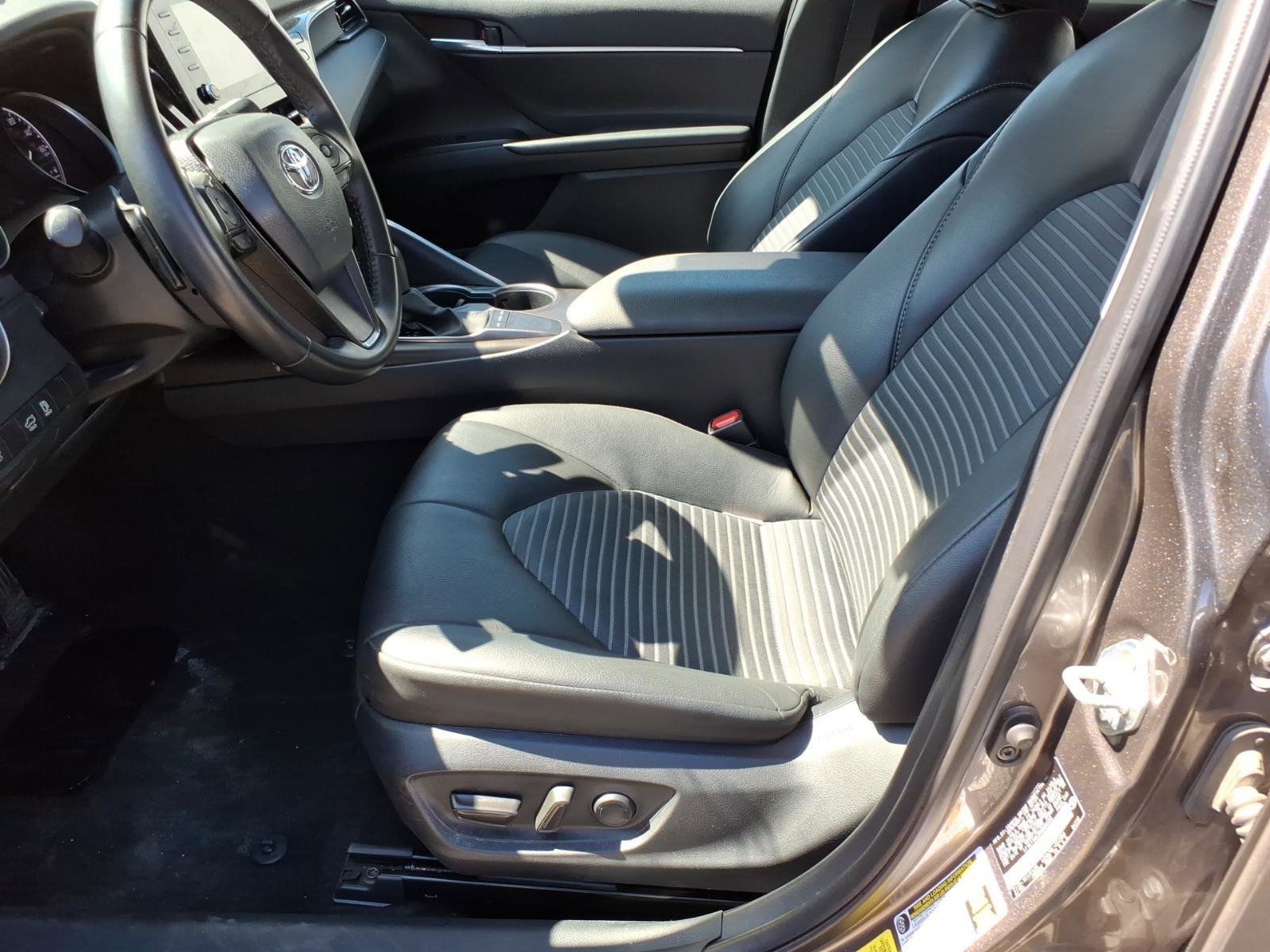 Used 2024 Toyota Camry SE image 12