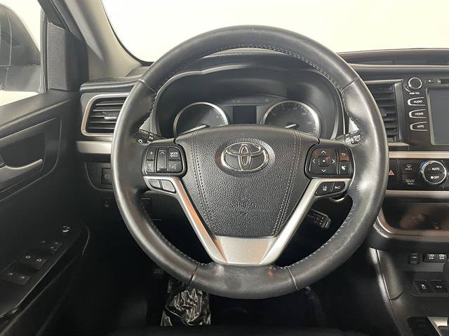 Certified 2017 Toyota Highlander XLE AWD/4WD image 14