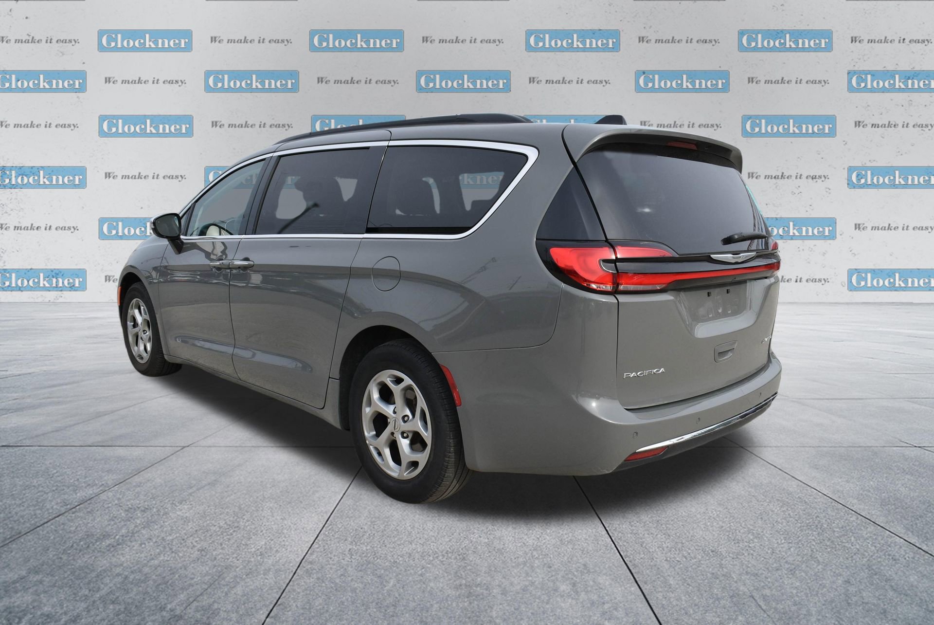 Used 2023 Chrysler Pacifica Limited image 8