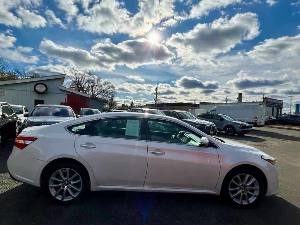 Used 2013 Toyota Avalon XLE image 6