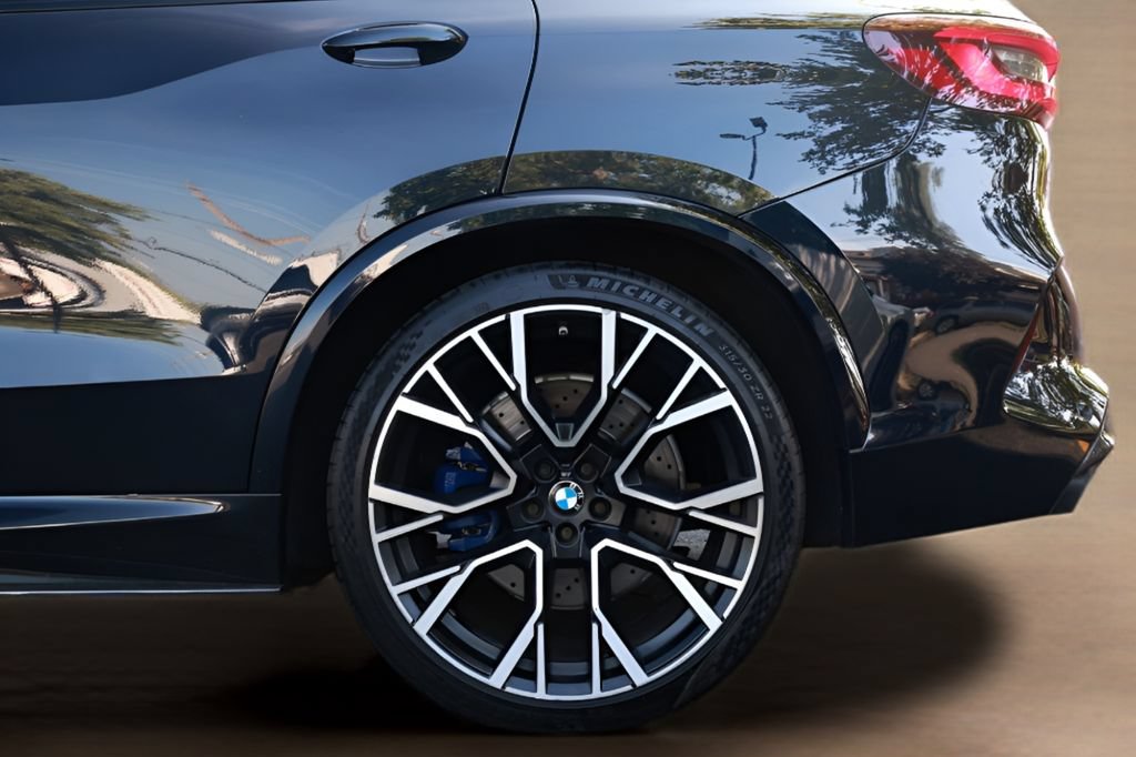 Used 2020 BMW X5 M Competition w/ Executive Package AWD/4WD image 7