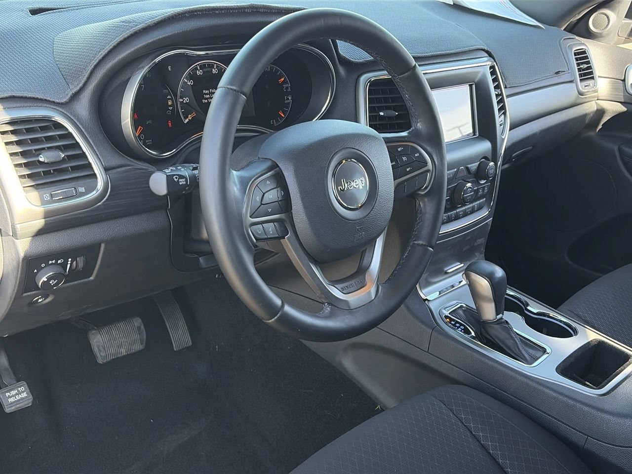 Used 2020 Jeep Grand Cherokee Laredo RWD image 17