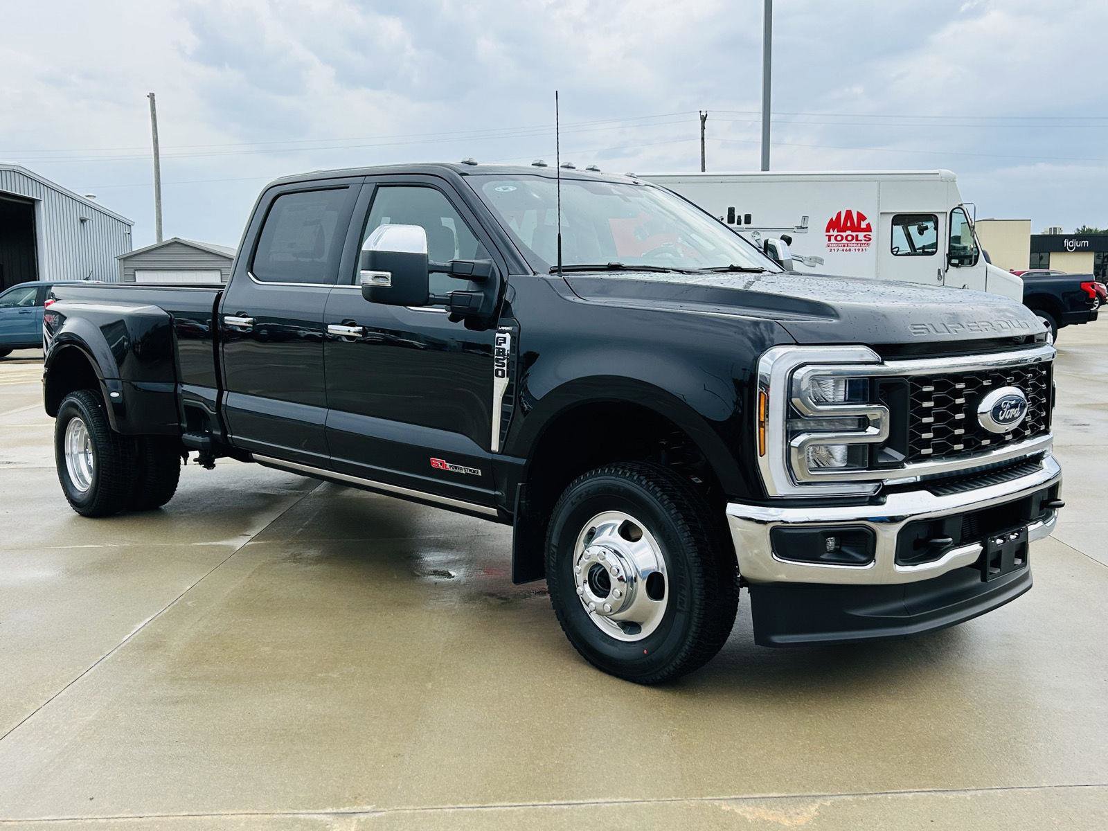 New 2026 Ford F350 Lariat w/ Chrome Package AWD/4WD image 2