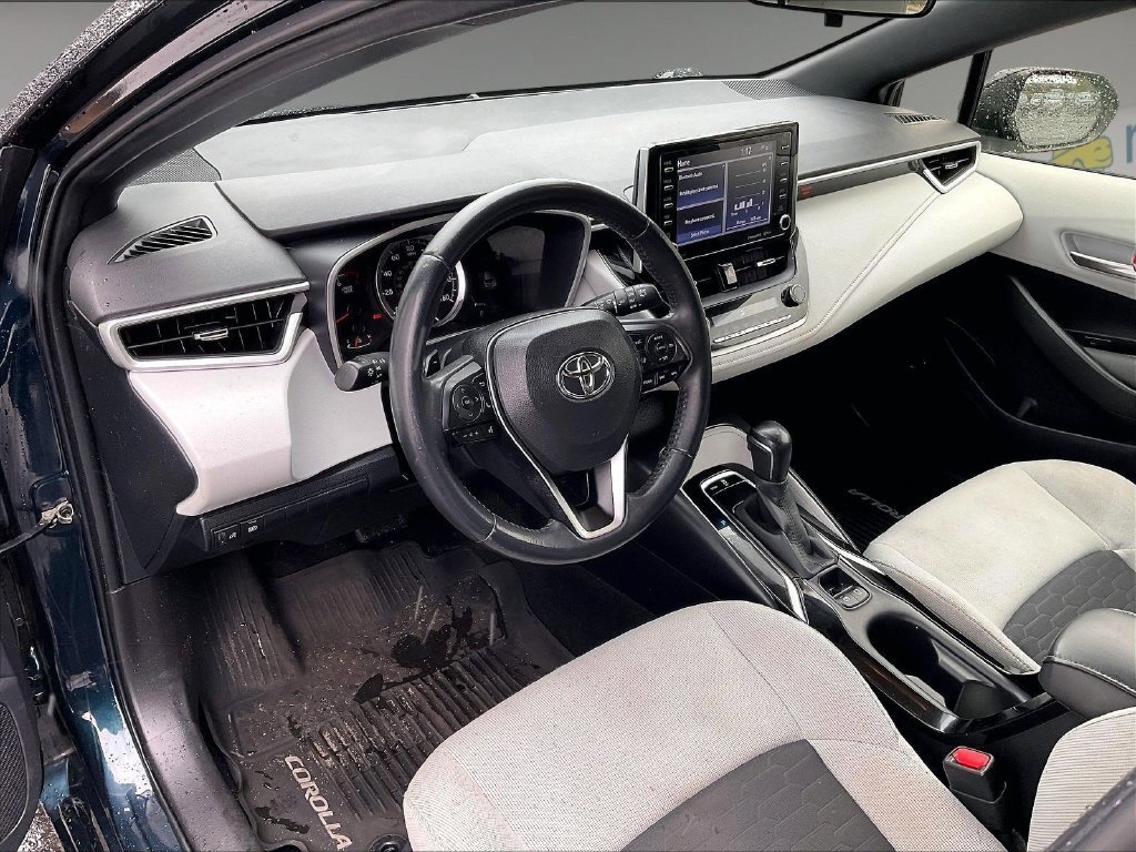 Used 2021 Toyota Corolla SE w/ SE Preferred Package FWD image 8