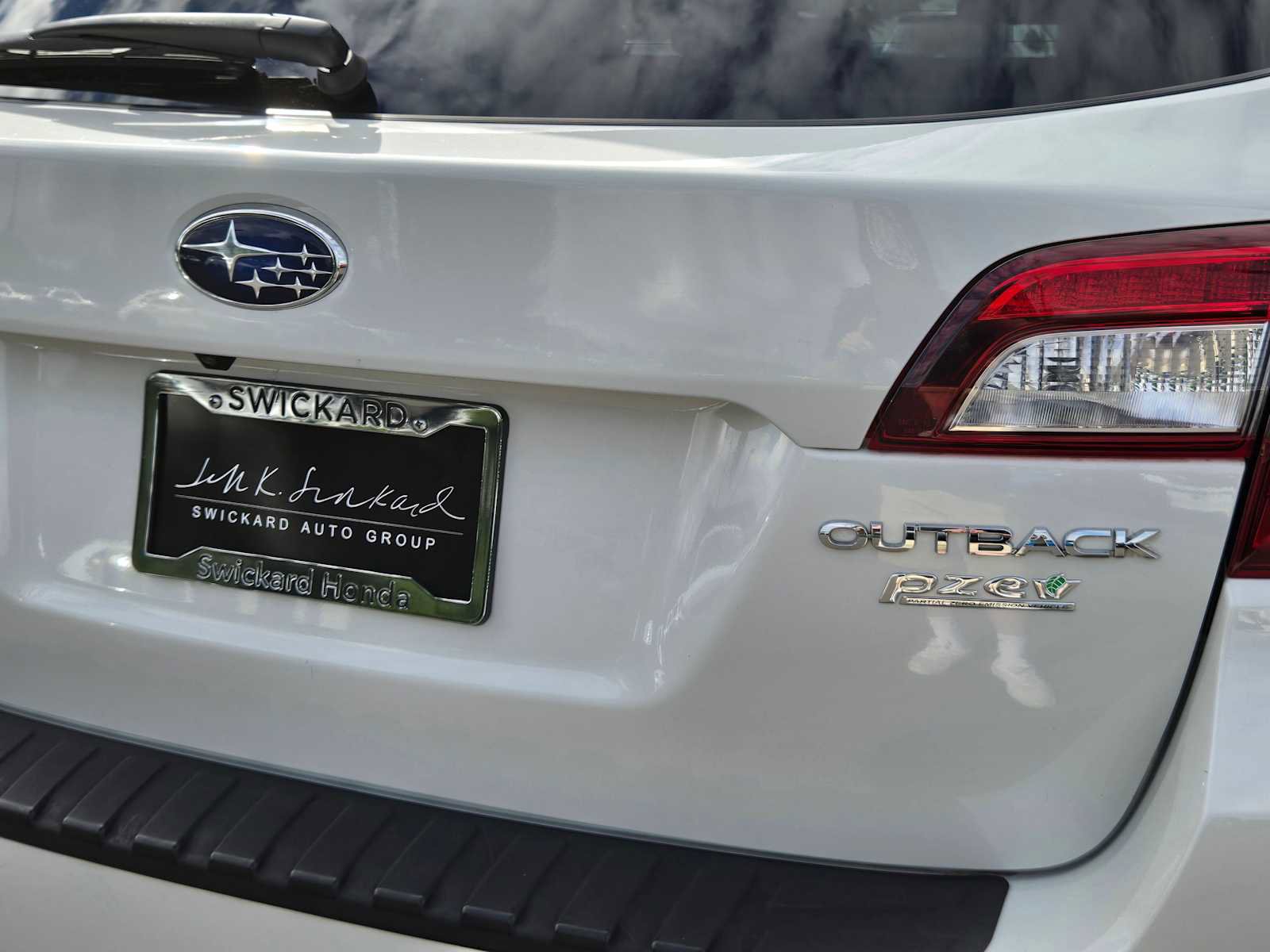 Used 2016 Subaru Outback 2.5i Limited w/ Popular Package #4 AWD/4WD image 14