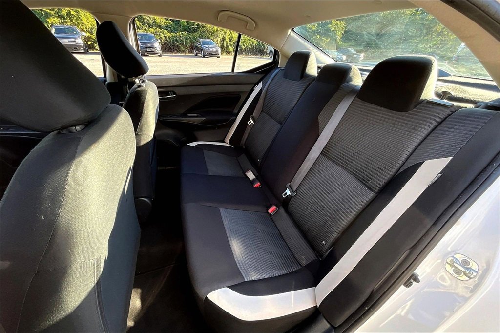 Used 2022 Nissan Versa SV image 20