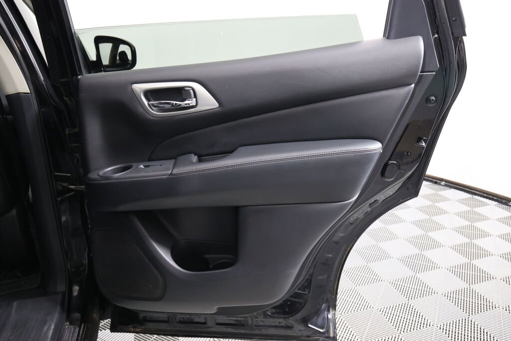 Used 2014 Nissan Pathfinder SL image 22
