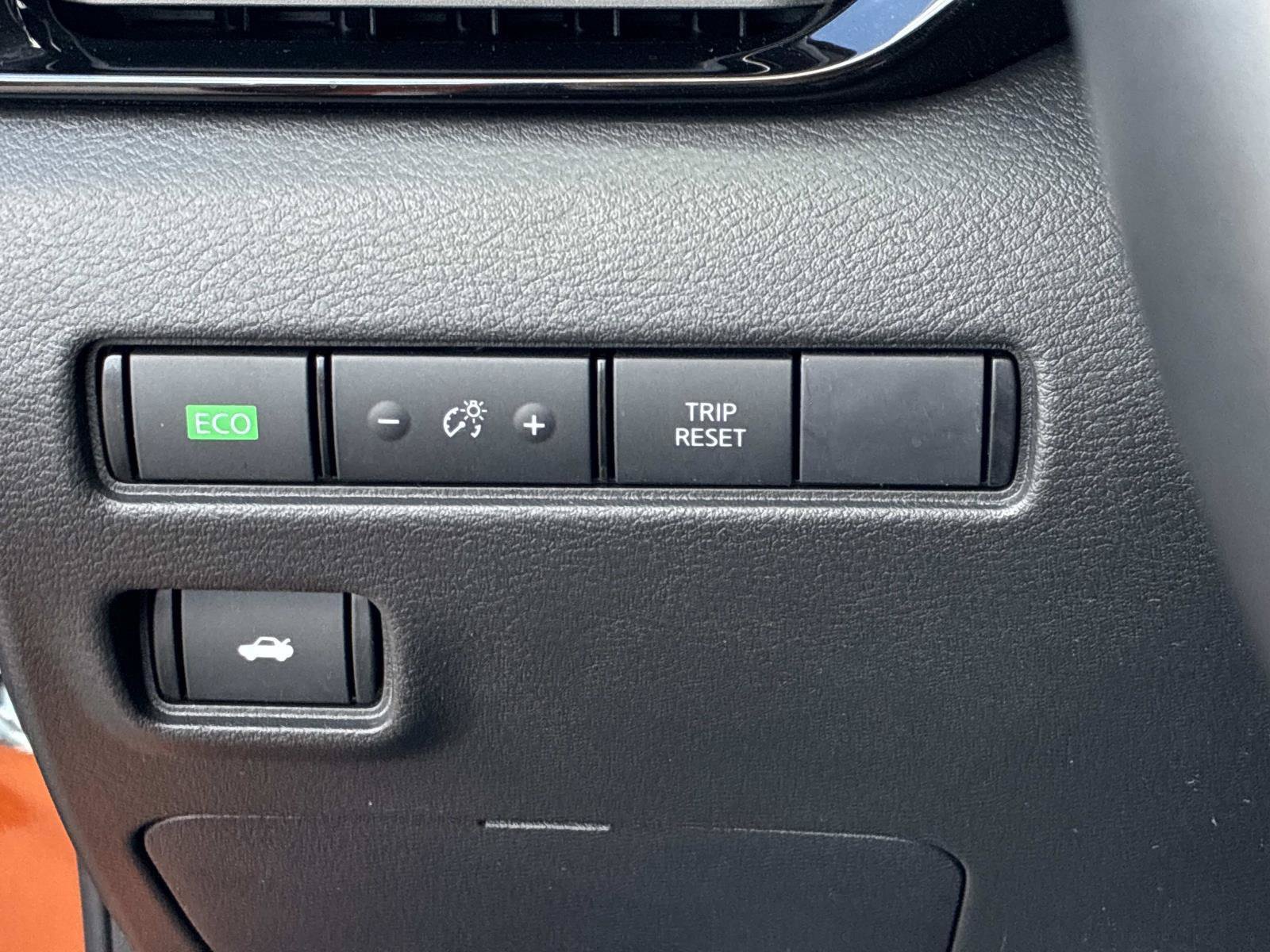 Used 2024 Nissan Sentra SR FWD image 24