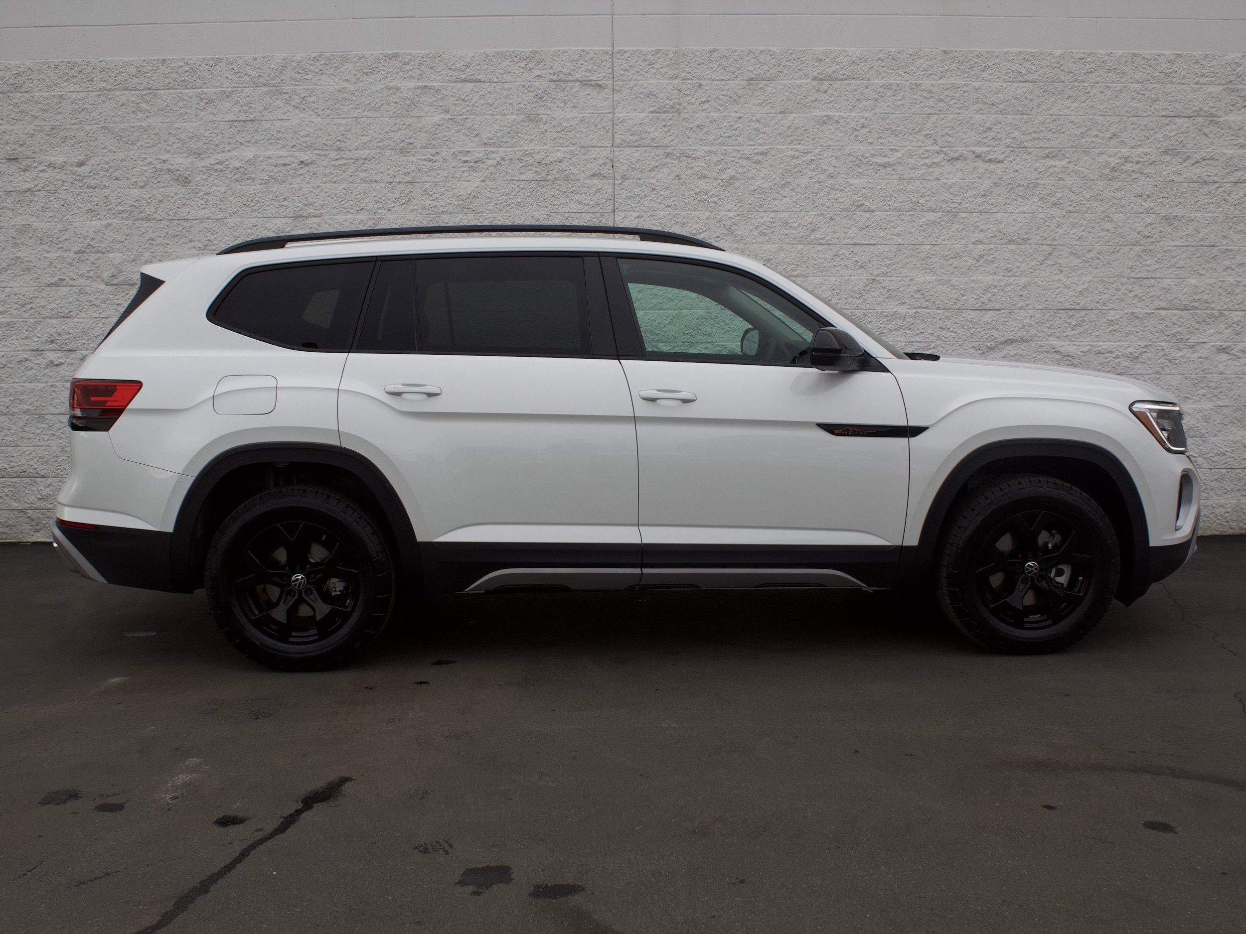New 2026 Volkswagen Atlas Peak Edition AWD/4WD image 5