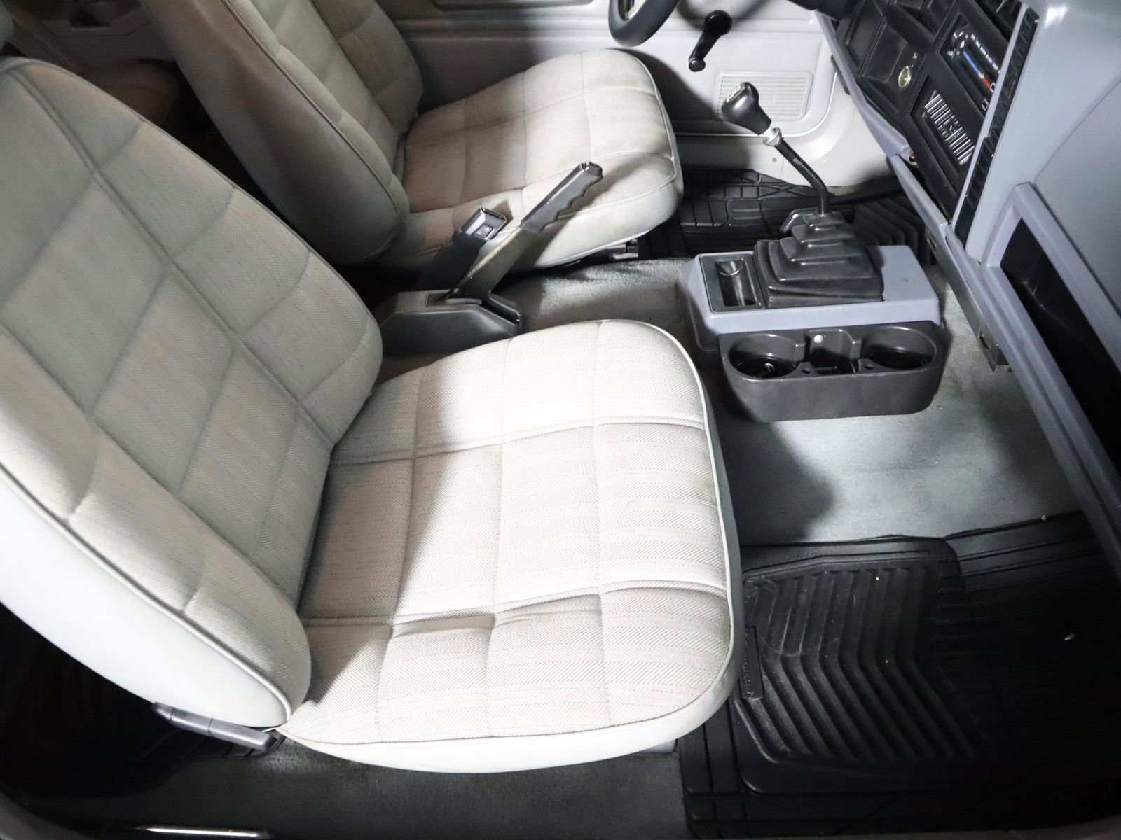 Used 1993 Jeep Cherokee 4WD 2-Door image 36