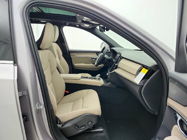 New 2026 Volvo XC90 B6 Plus w/ Protection Package AWD/4WD image 14