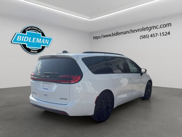 Used 2025 Chrysler Pacifica Limited FWD image 8