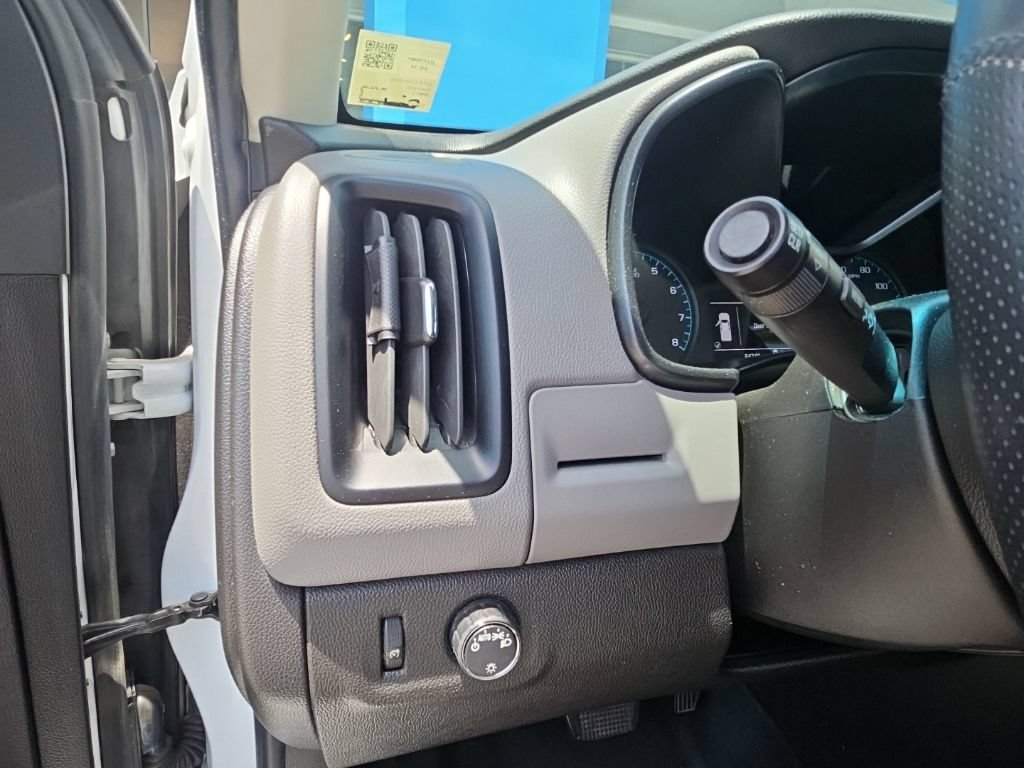 Used 2018 Chevrolet Colorado W/T w/ WT Convenience Package RWD image 11