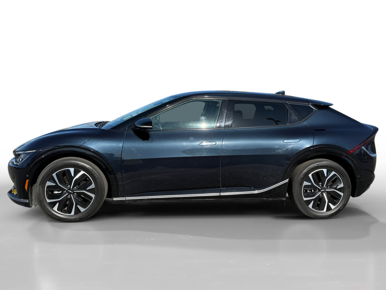 Used 2022 Kia EV6 Wind w/ Wind Technology Package AWD/4WD image 2
