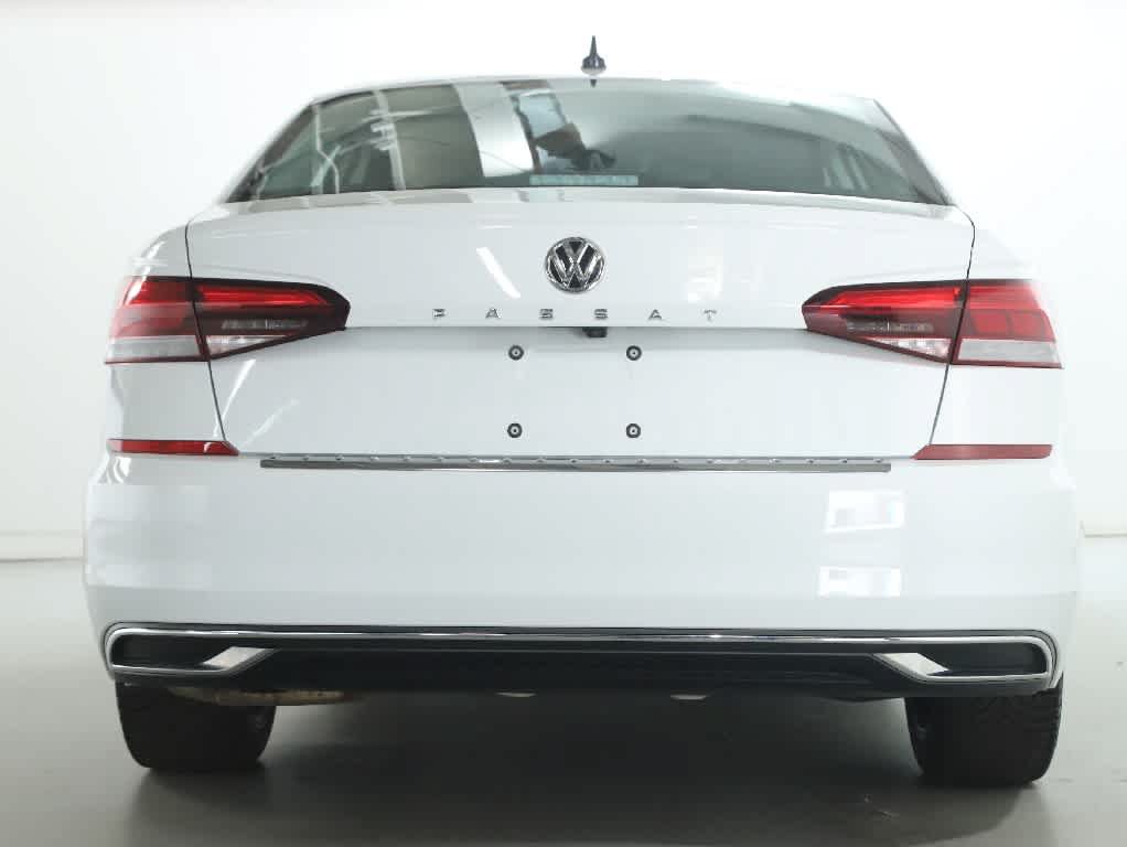 Certified 2022 Volkswagen Passat 2.0T SE FWD image 42