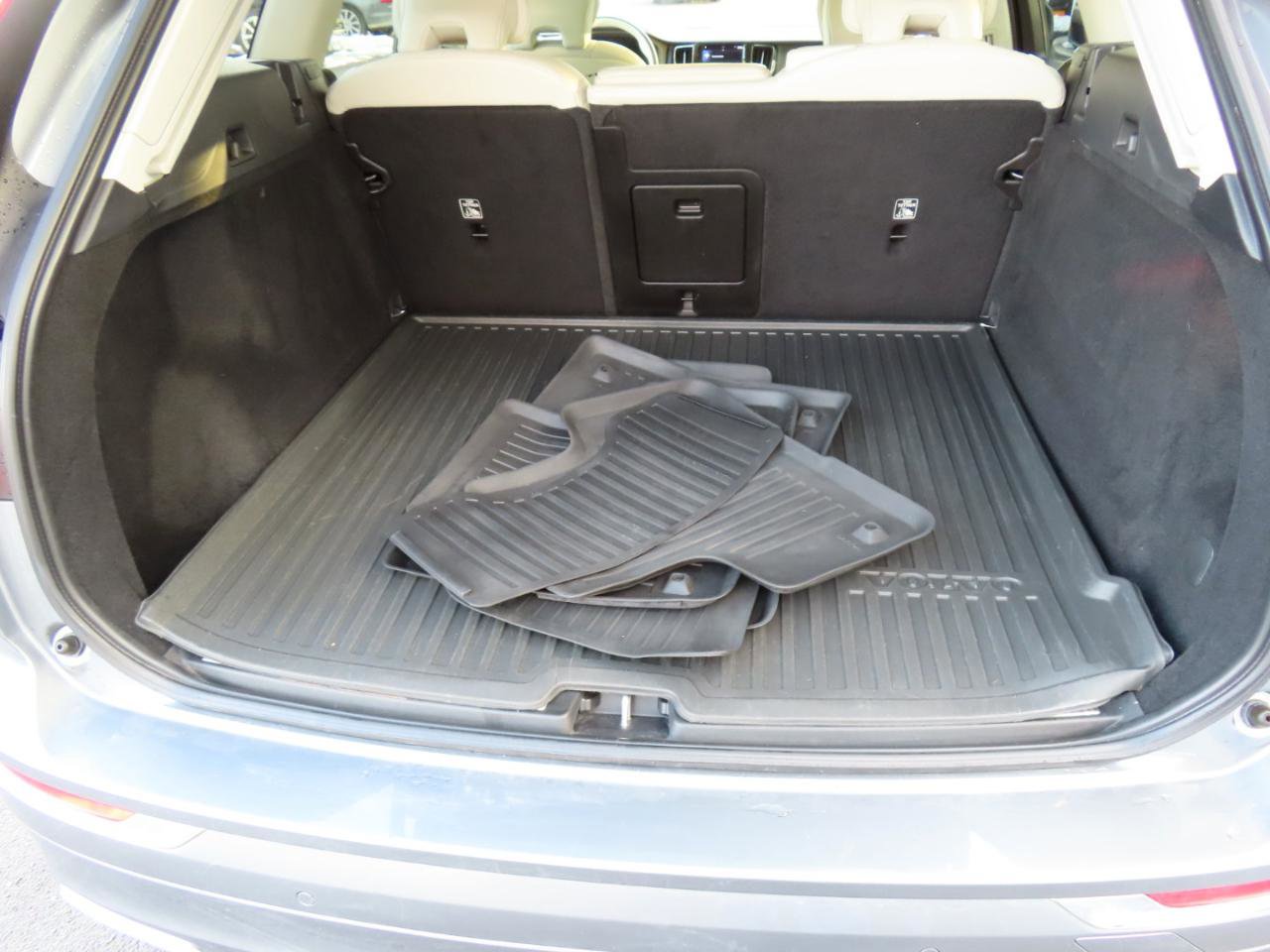 Used 2021 Volvo XC60 T5 Inscription w/ Climate Package image 13