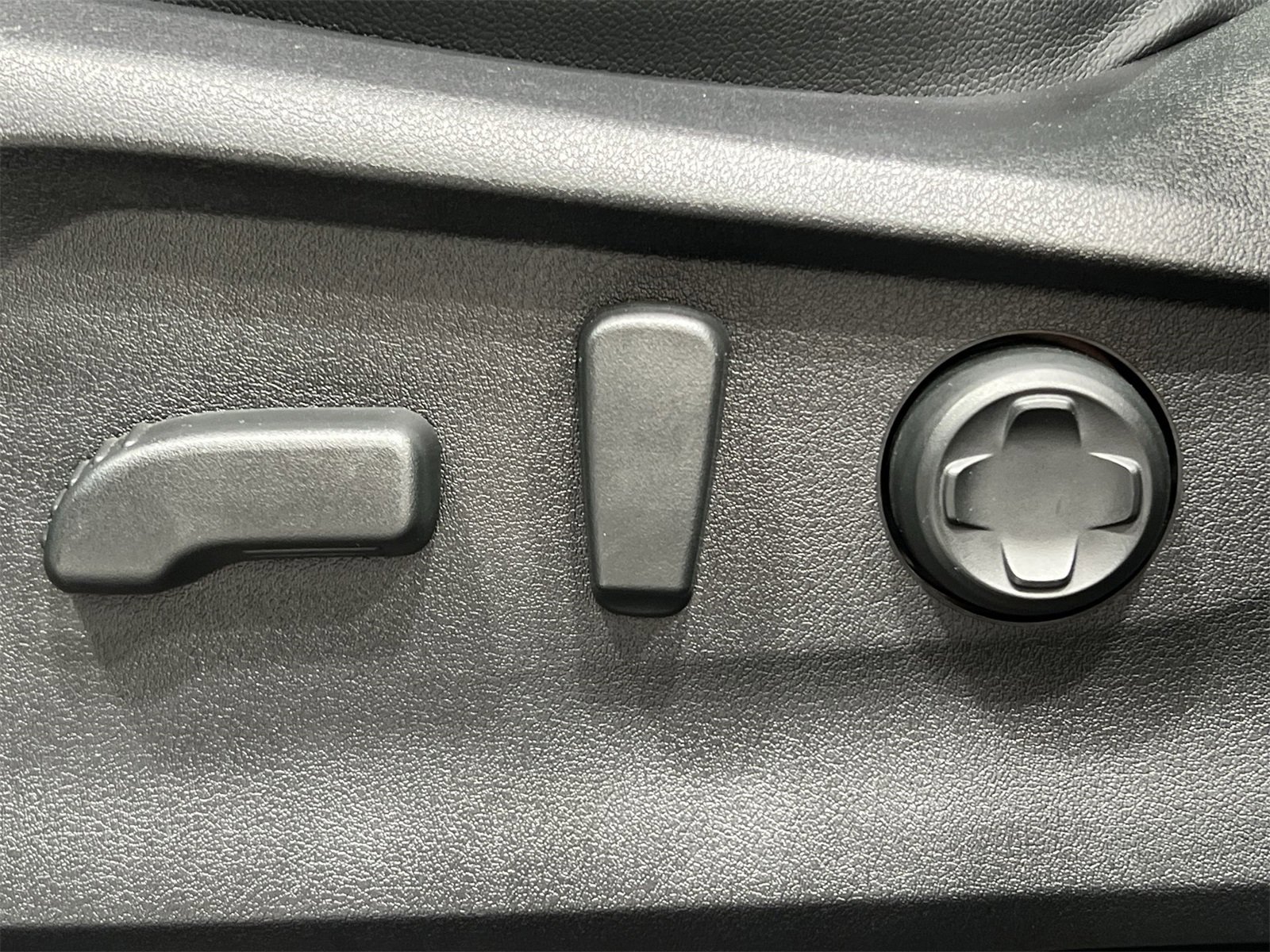 Certified 2025 Subaru Ascent Bronze Edition w/ Popular Package #2 image 12