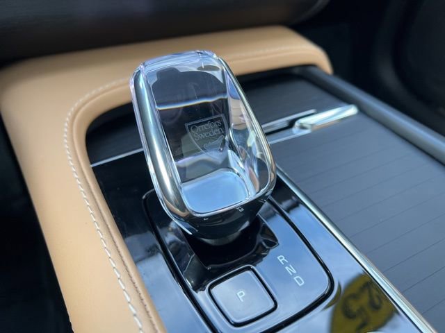 Certified 2025 Volvo XC90 B6 Ultra AWD/4WD image 38