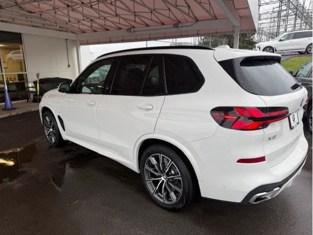 Certified 2026 BMW X5 xDrive50e w/ M Sport Package image 2