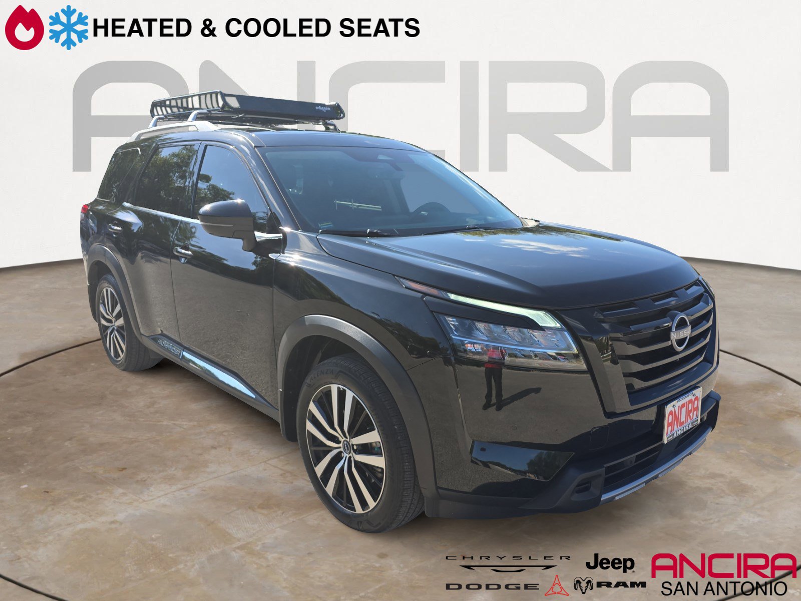 Used 2024 Nissan Pathfinder Platinum image 1