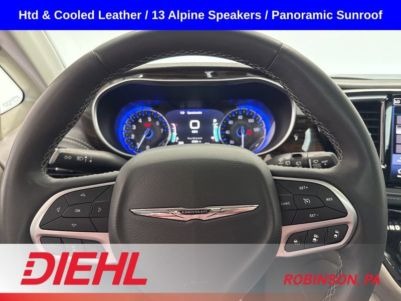 Used 2023 Chrysler Pacifica Limited FWD image 30