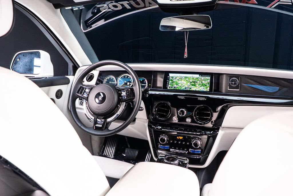 Used 2022 Rolls-Royce Phantom Sedan w/ The Phantom Package RWD image 56