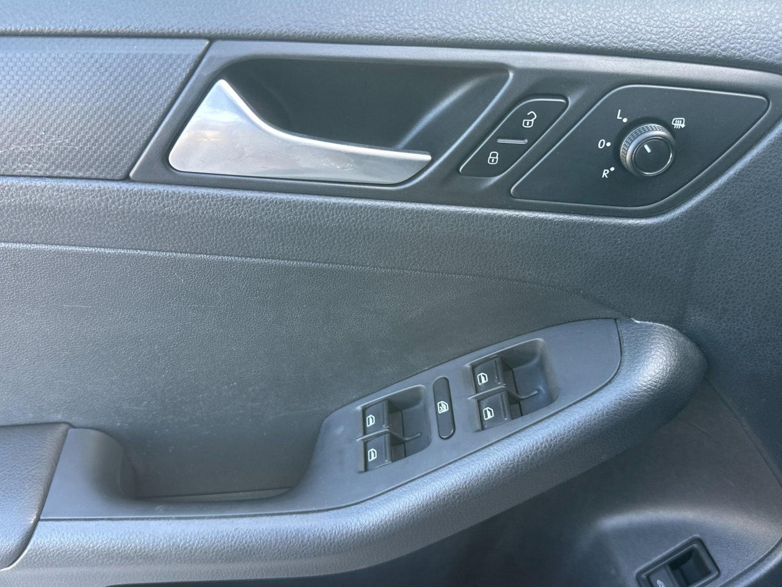 Used 2016 Volkswagen Jetta S FWD image 11