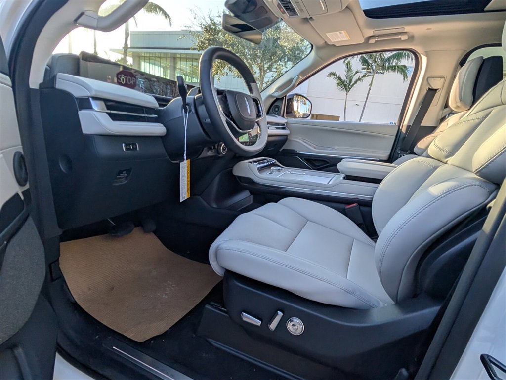 New 2026 Lincoln Navigator L Reserve image 11