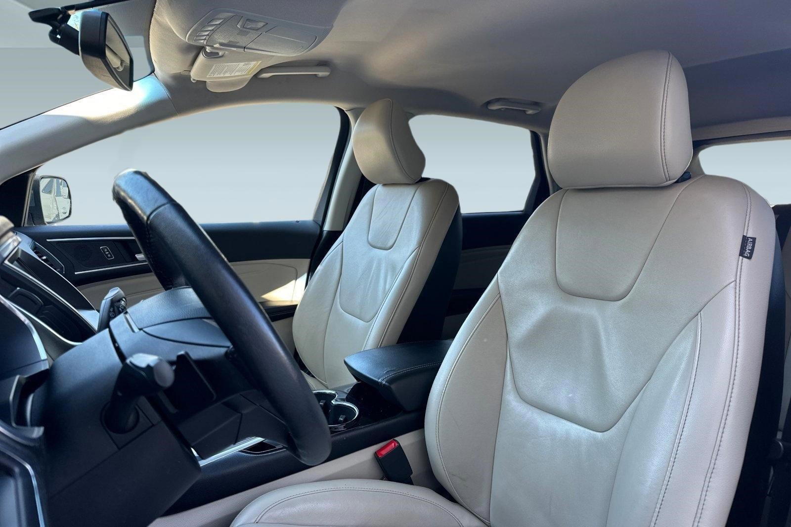 Used 2018 Ford Edge Titanium image 22