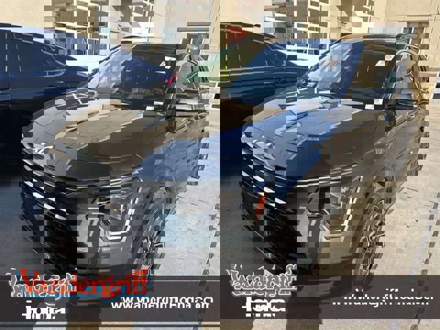 Used 2024 Kia Niro SX Touring