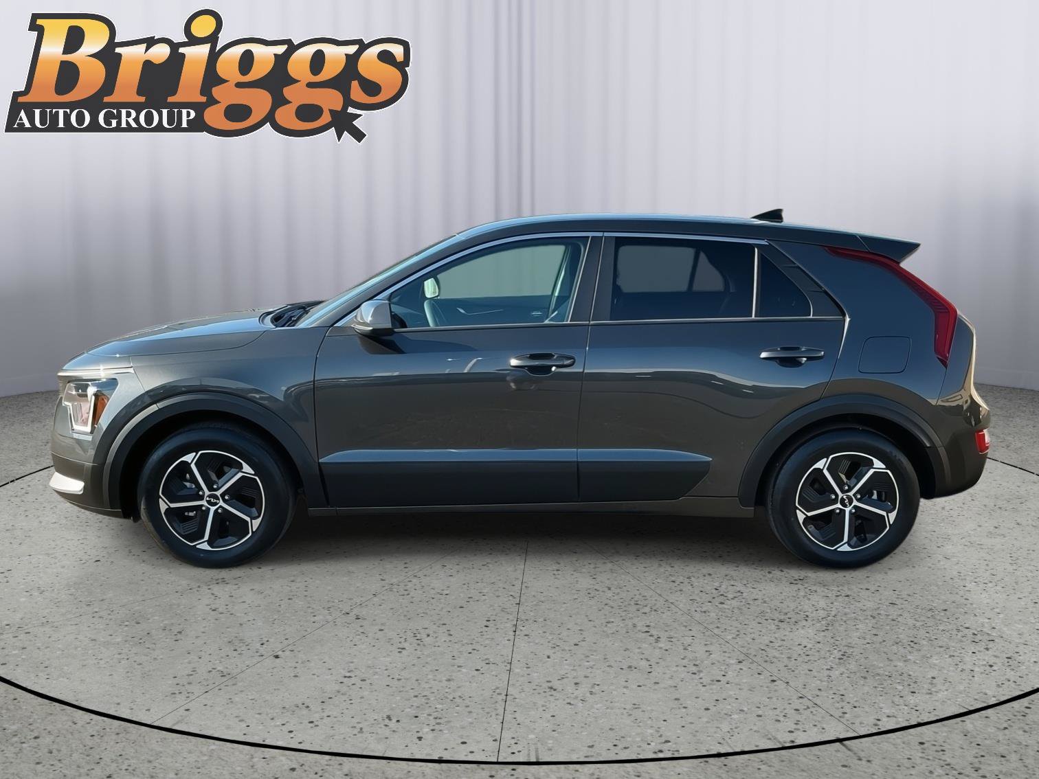Certified 2025 Kia Niro LX FWD image 2