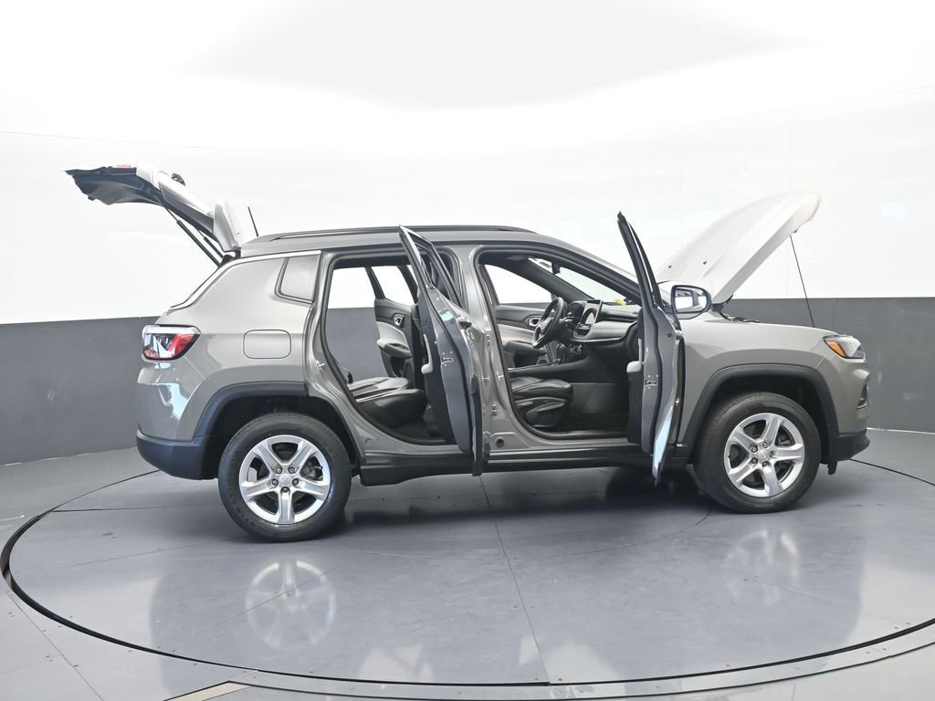 Used 2023 Jeep Compass Latitude AWD/4WD image 68