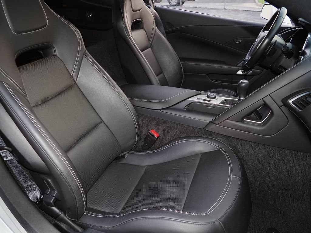 Used 2018 Chevrolet Corvette Stingray Coupe image 17