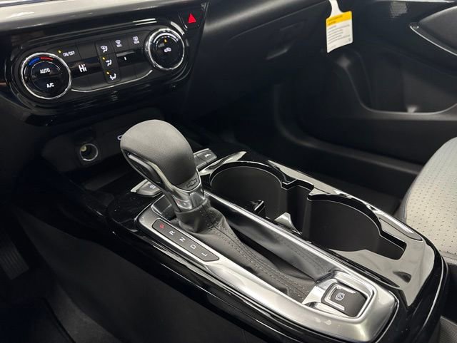 New 2026 Chevrolet Trax LT w/ Sunroof Package FWD image 19